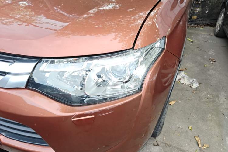 Used Mitsubishi Outlander 2014 2.4L 4x4 Deluxe Value Edition 5 Seats Left Front Headlight