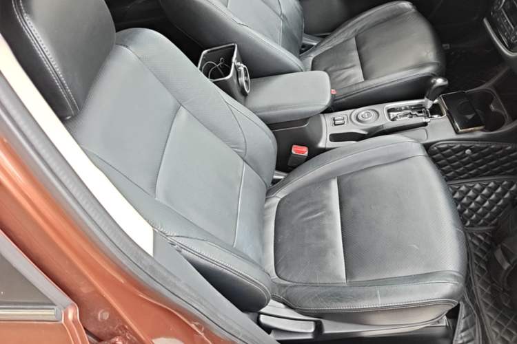 Used Mitsubishi Outlander 2014 2.4L 4x4 Deluxe Value Edition 5 Seats Right Front Seat