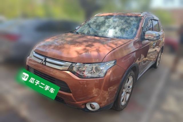 Used Mitsubishi Outlander 2014 2.4L 4x4 Deluxe Value Edition 7 Seats