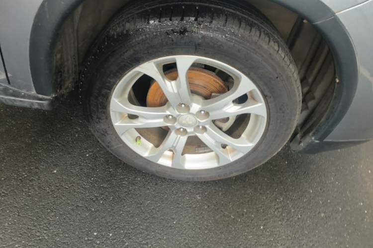 Used Mitsubishi Outlander 2014 2.4L 4x4 Deluxe Value Edition 7 Seats Right Rear Wheel Hub