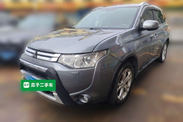 Used Mitsubishi Outlander 2014 2.4L 4x4 Deluxe Value Edition 7 Seats