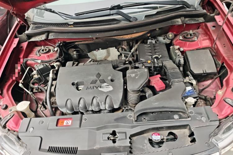 Used Mitsubishi Outlander 2014 2.4L 4x4 Deluxe Value Edition 5 Seats Engine Bay