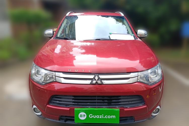 Used Mitsubishi Outlander 2014 2.4L 4x4 Deluxe Value Edition 5 Seats Front
