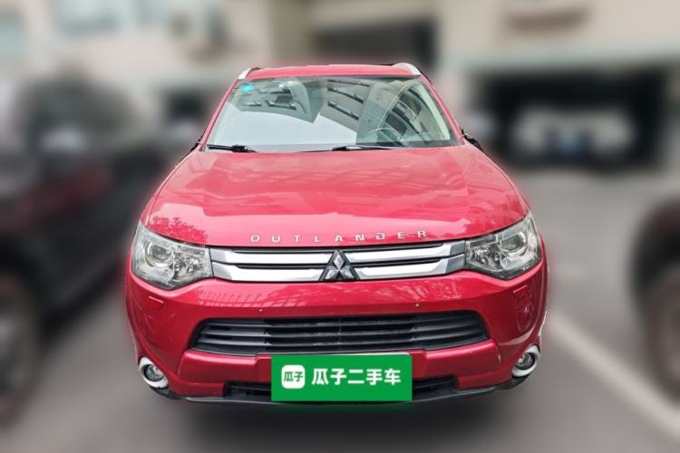 Used Mitsubishi Outlander 2014 2.4L 4x4 Deluxe Value Edition 5 Seats Front
