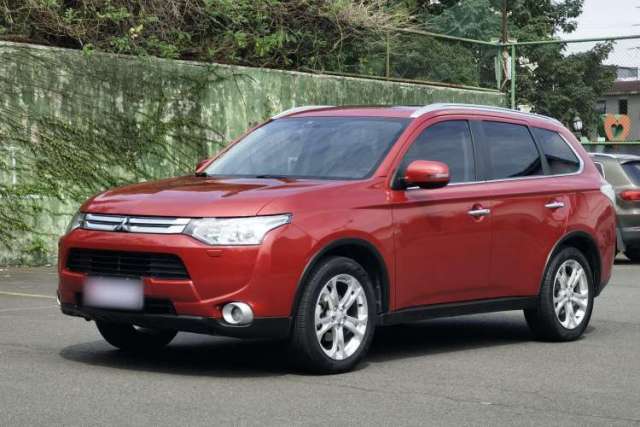 Used Mitsubishi Outlander 2014 2.4L 4x4 Deluxe Value Edition 5 Seats