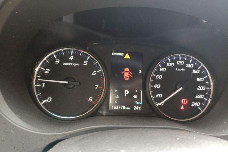 Used Mitsubishi Outlander 2014 2.4L 4x4 Deluxe Value Edition 5 Seats Instrument Cluster