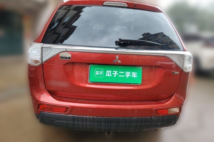 Used Mitsubishi Outlander 2014 2.4L 4x4 Deluxe Value Edition 5 Seats Rear