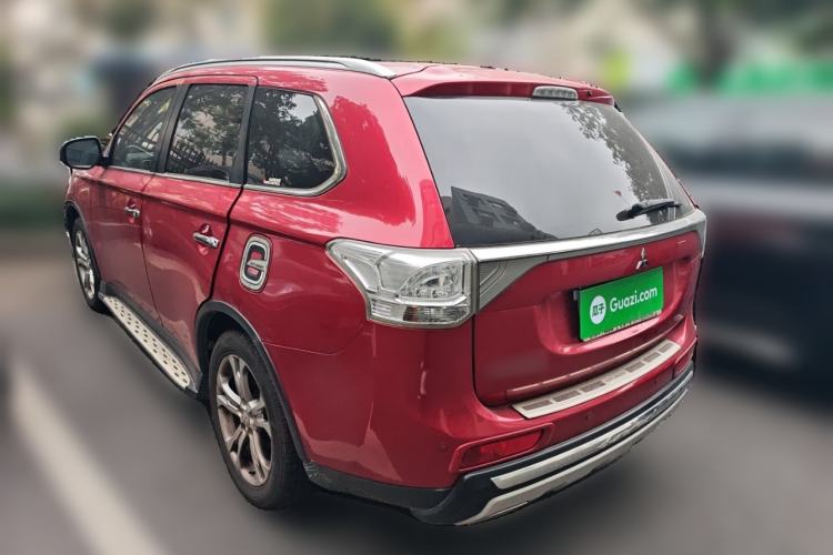 Used Mitsubishi Outlander 2014 2.4L 4x4 Deluxe Value Edition 5 Seats Rear Left 45 Deg