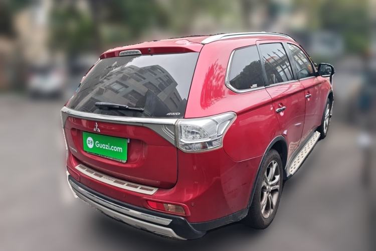 Used Mitsubishi Outlander 2014 2.4L 4x4 Deluxe Value Edition 5 Seats Rear Right 45 Deg