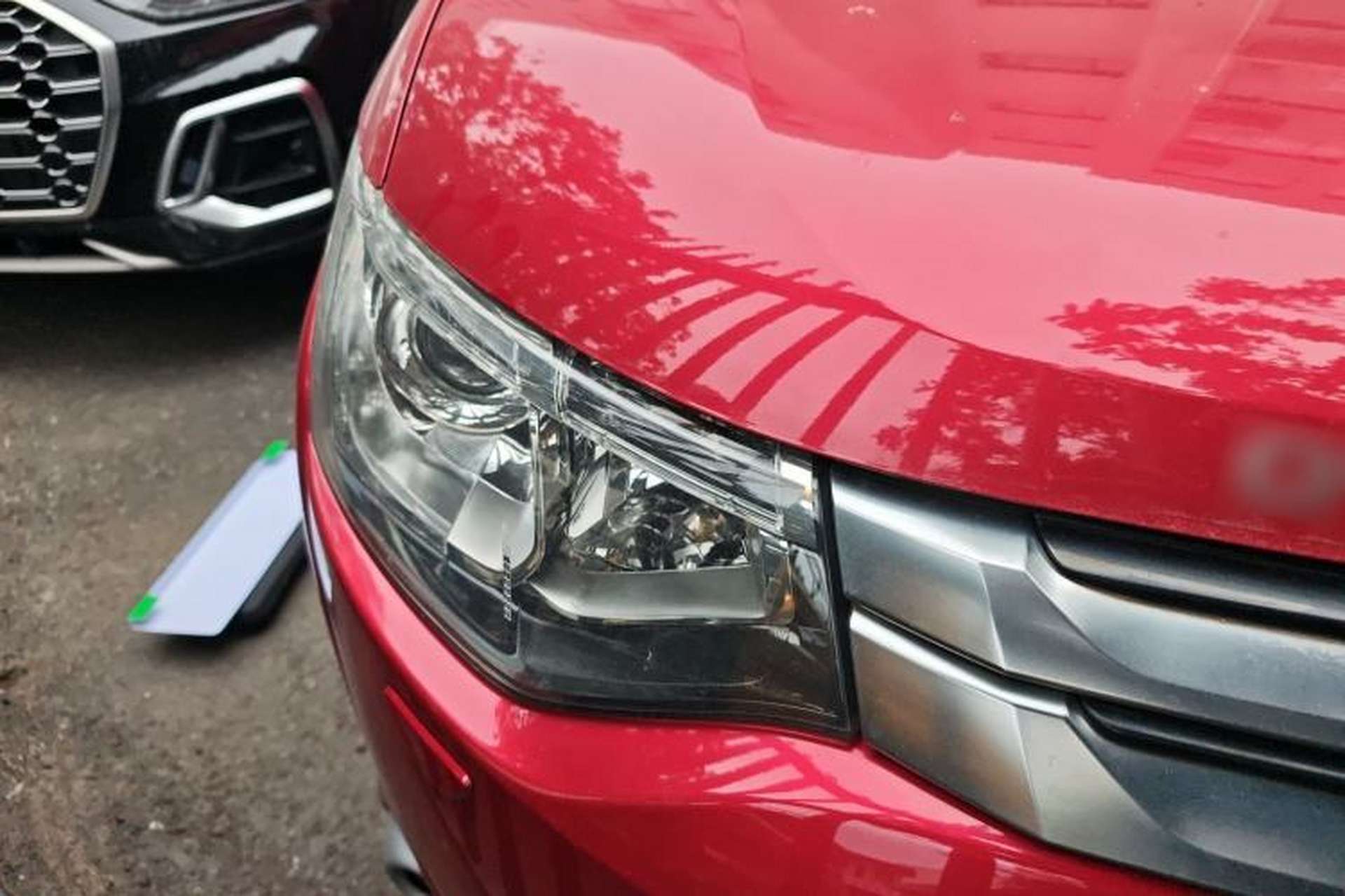 Used Mitsubishi Outlander 2014 2.4L 4x4 Deluxe Value Edition 5 Seats Right Front Headlight