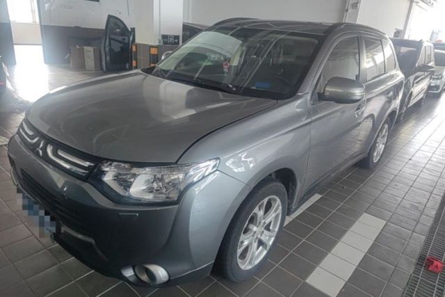 Used Mitsubishi Outlander 2014 2.4L 4x4 Deluxe Value Edition 5 Seats