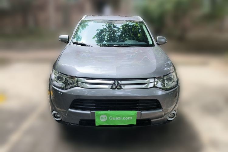 Used Mitsubishi Outlander 2014 2.4L 4x4 Deluxe Value Edition 5 Seats Front
