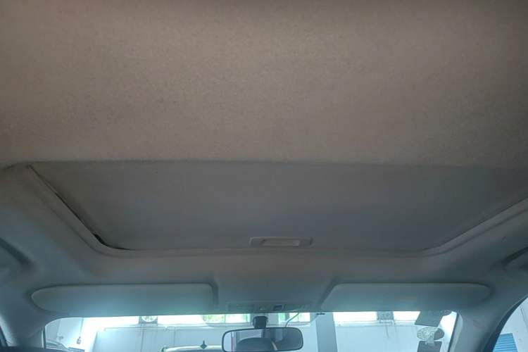 Used Mitsubishi Outlander 2014 2.4L 4x4 Deluxe Value Edition 5 Seats Headliner