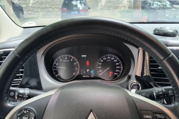 Used Mitsubishi Outlander 2014 2.4L 4x4 Deluxe Value Edition 5 Seats Instrument Cluster