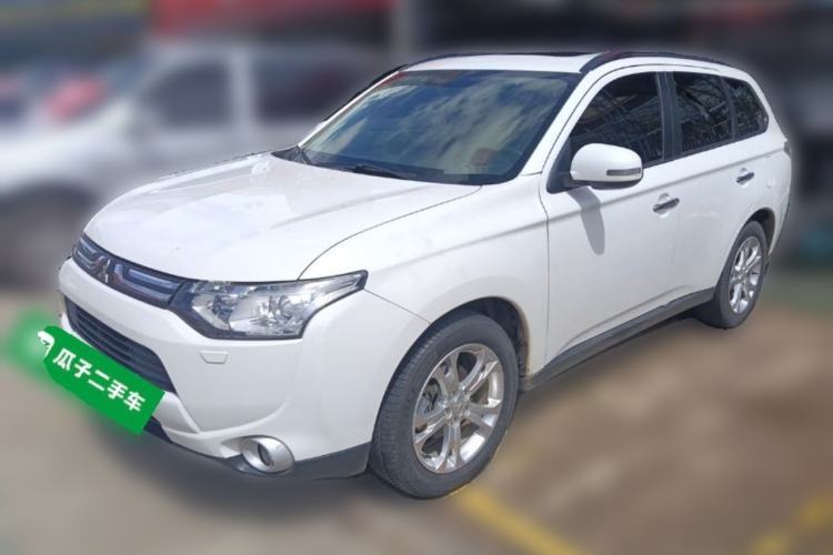 Used Mitsubishi Outlander 2014 2.4L 4x4 Deluxe Value Edition 5 Seats Guazi used car, China used car export, Used car for sale, Used  cars, Cheapest cars for sale