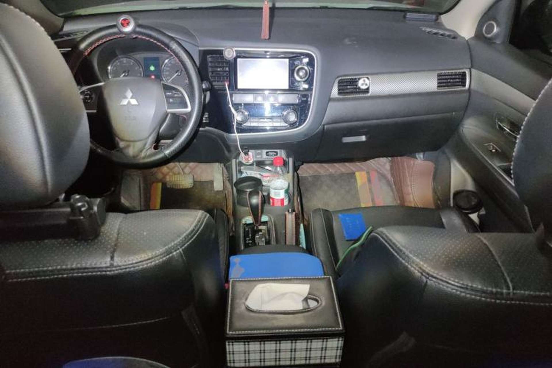 Used Mitsubishi Outlander 2014 2.4L 4x4 Deluxe Value Edition 7 Seats Center Console