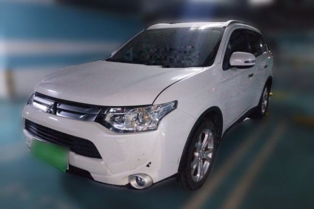 Used Mitsubishi Outlander 2014 2.4L 4x4 Deluxe Value Edition 7 Seats