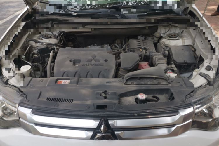 Used Mitsubishi Outlander 2014 2.4L 4x4 Deluxe Value Edition 5 Seats Engine Bay