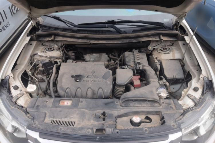 Used Mitsubishi Outlander 2014 2.4L 4x4 Deluxe Value Edition 7 Seats Engine Bay