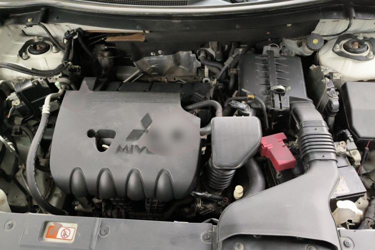 Used Mitsubishi Outlander 2014 2.4L 4x4 Deluxe Value Edition 5 Seats Engine Bay