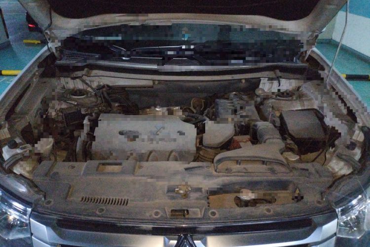 Used Mitsubishi Outlander 2014 2.4L 4x4 Deluxe Value Edition 7 Seats Engine Bay
