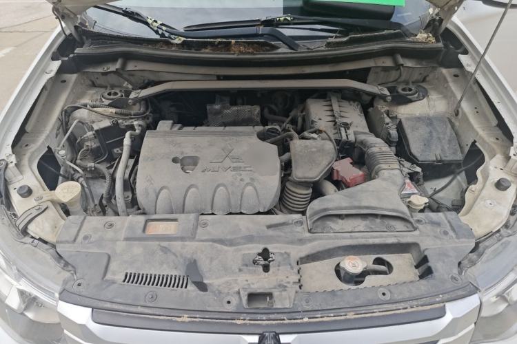 Used Mitsubishi Outlander 2014 2.4L 4x4 Deluxe Value Edition 5 Seats Engine Bay