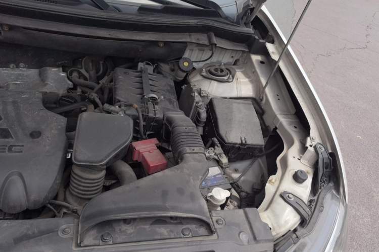 Used Mitsubishi Outlander 2014 2.4L 4x4 Deluxe Value Edition 5 Seats Engine Bay Left