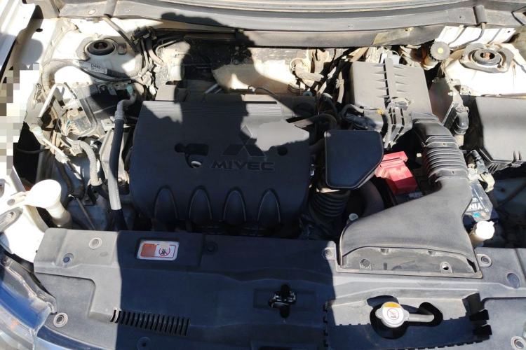 Used Mitsubishi Outlander 2014 2.4L 4x4 Deluxe Value Edition 5 Seats Engine Bay