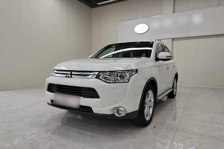 Used Mitsubishi Outlander 2014 2.4L 4x4 Deluxe Value Edition 7 Seats Exterior 2