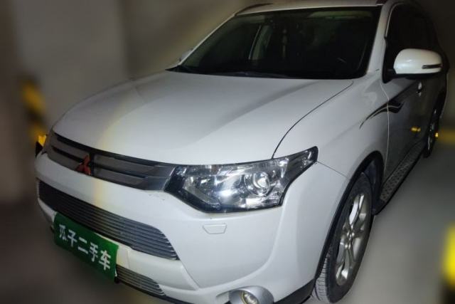 Used Mitsubishi Outlander 2014 2.4L 4x4 Deluxe Value Edition 7 Seats