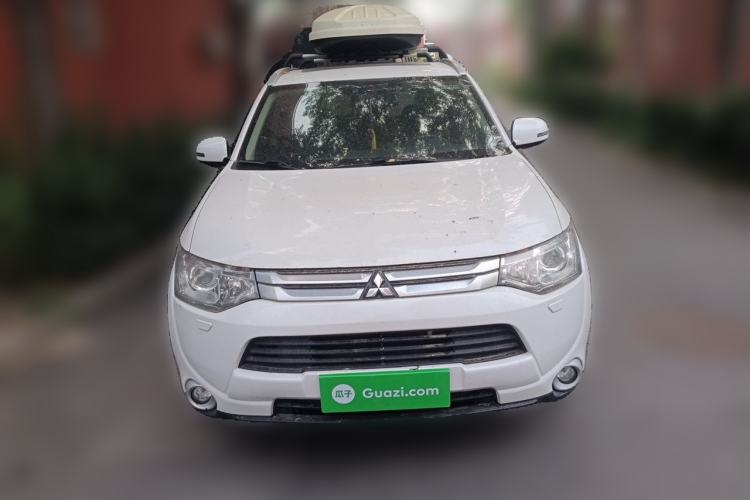 Used Mitsubishi Outlander 2014 2.4L 4x4 Deluxe Value Edition 5 Seats Front