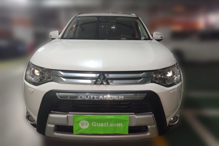 Used Mitsubishi Outlander 2014 2.4L 4x4 Deluxe Value Edition 5 Seats Front