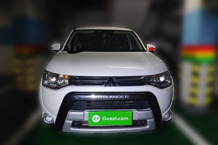 Used Mitsubishi Outlander 2014 2.4L 4x4 Deluxe Value Edition 5 Seats Front