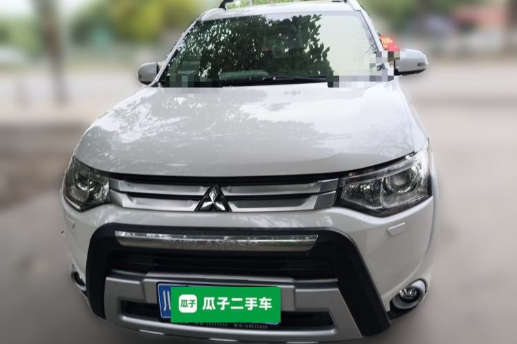 Used Mitsubishi Outlander 2014 2.4L 4x4 Deluxe Value Edition 5 Seats Front