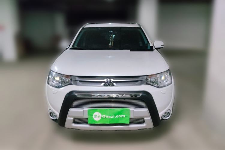 Used Mitsubishi Outlander 2014 2.4L 4x4 Deluxe Value Edition 5 Seats Front