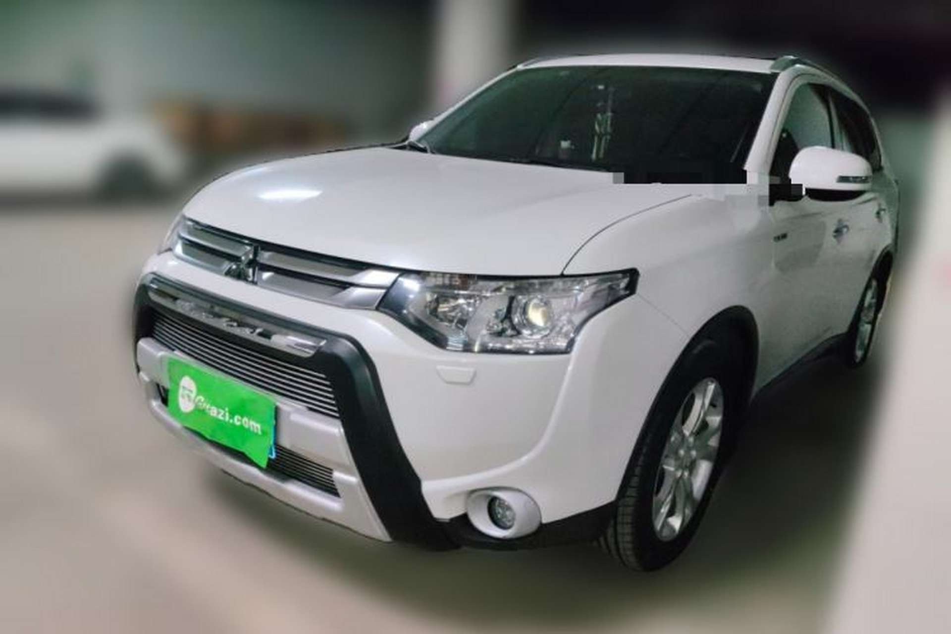 Used Mitsubishi Outlander 2014 2.4L 4x4 Deluxe Value Edition 5 Seats Front Left 45 Deg