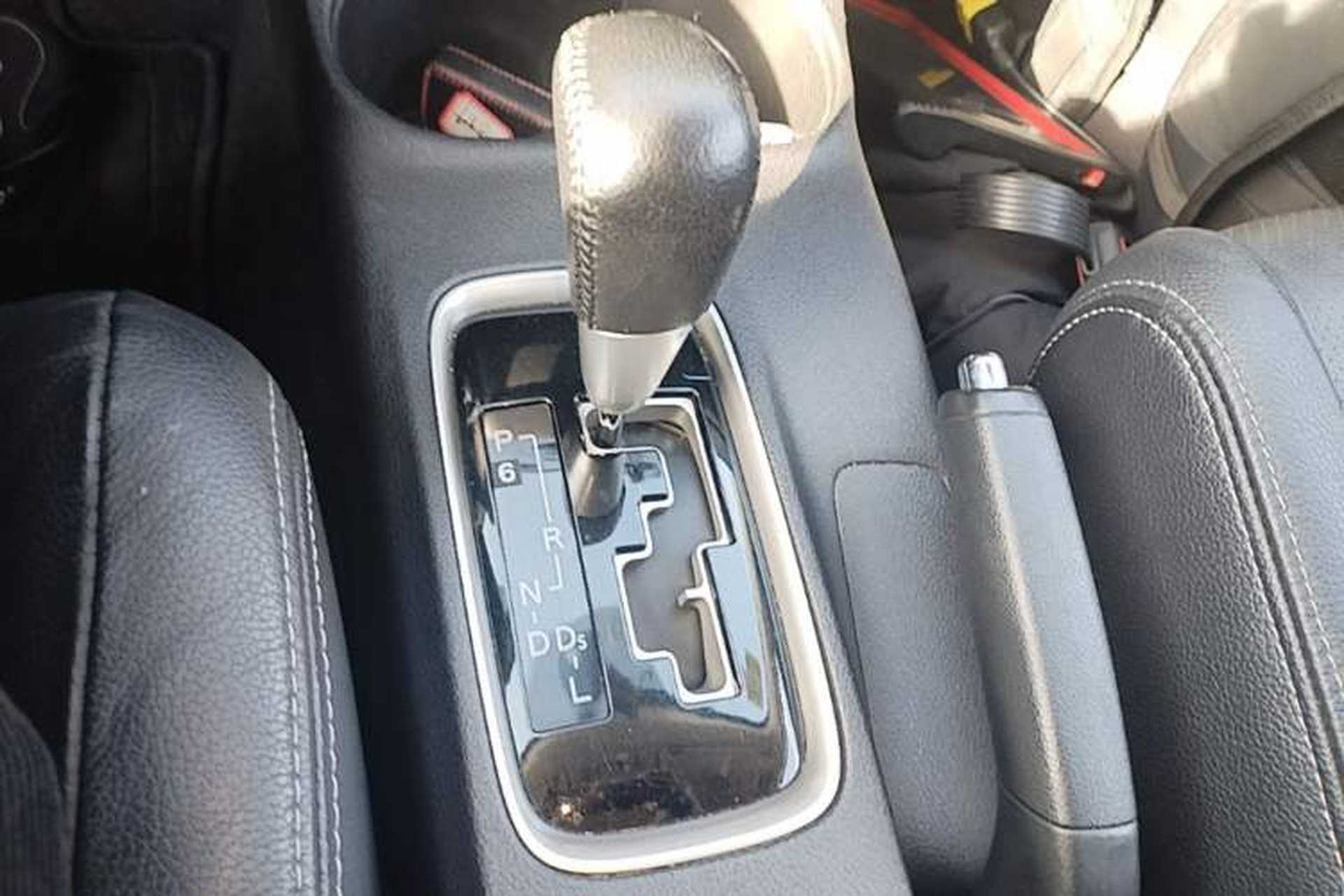 Used Mitsubishi Outlander 2014 2.4L 4x4 Deluxe Value Edition 5 Seats Gear Lever