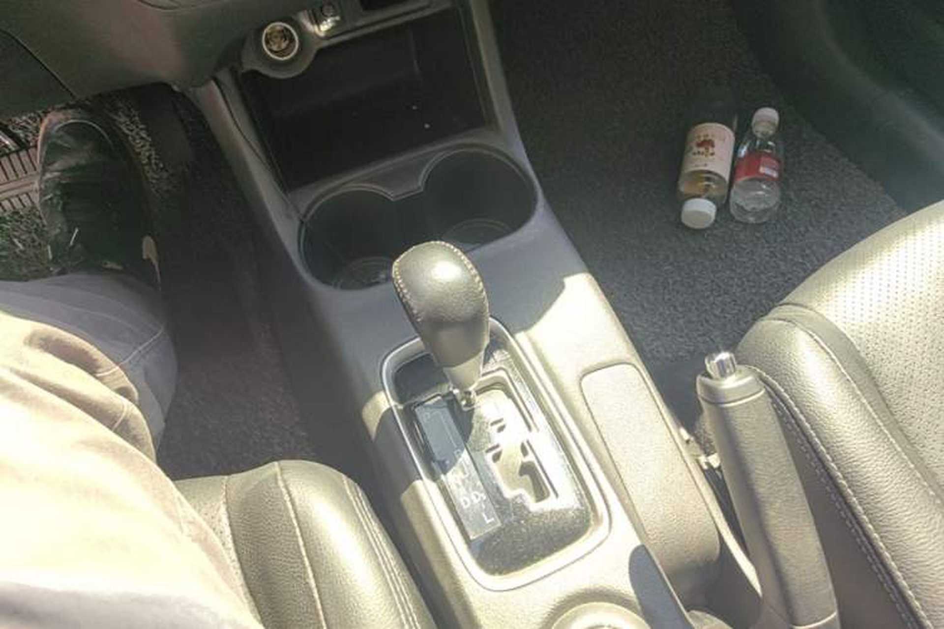 Used Mitsubishi Outlander 2014 2.4L 4x4 Deluxe Value Edition 5 Seats Gear Lever