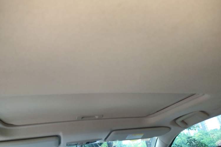 Used Mitsubishi Outlander 2014 2.4L 4x4 Deluxe Value Edition 7 Seats Headliner