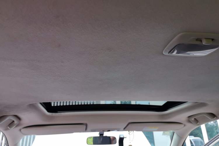 Used Mitsubishi Outlander 2014 2.4L 4x4 Deluxe Value Edition 5 Seats Headliner