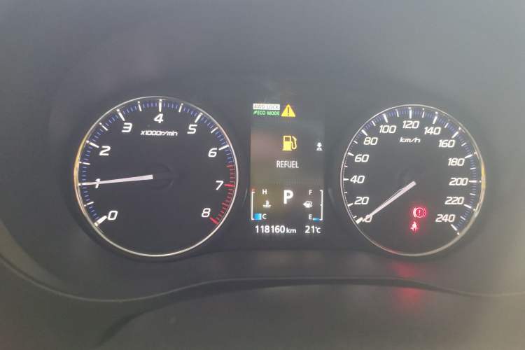 Used Mitsubishi Outlander 2014 2.4L 4x4 Deluxe Value Edition 5 Seats Instrument Cluster