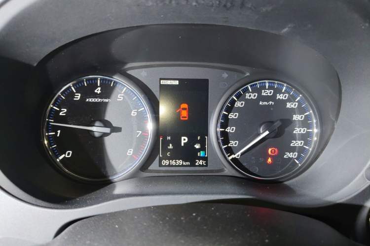 Used Mitsubishi Outlander 2014 2.4L 4x4 Deluxe Value Edition 5 Seats Instrument Cluster