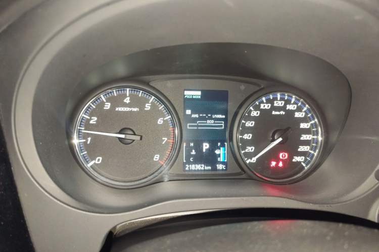 Used Mitsubishi Outlander 2014 2.4L 4x4 Deluxe Value Edition 5 Seats Instrument Cluster
