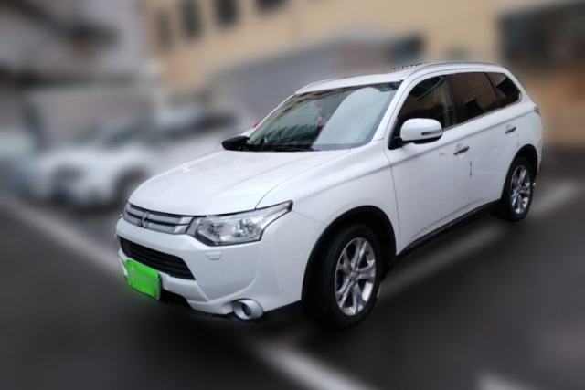 Used Mitsubishi Outlander 2014 2.4L 4x4 Deluxe Value Edition 5 Seats