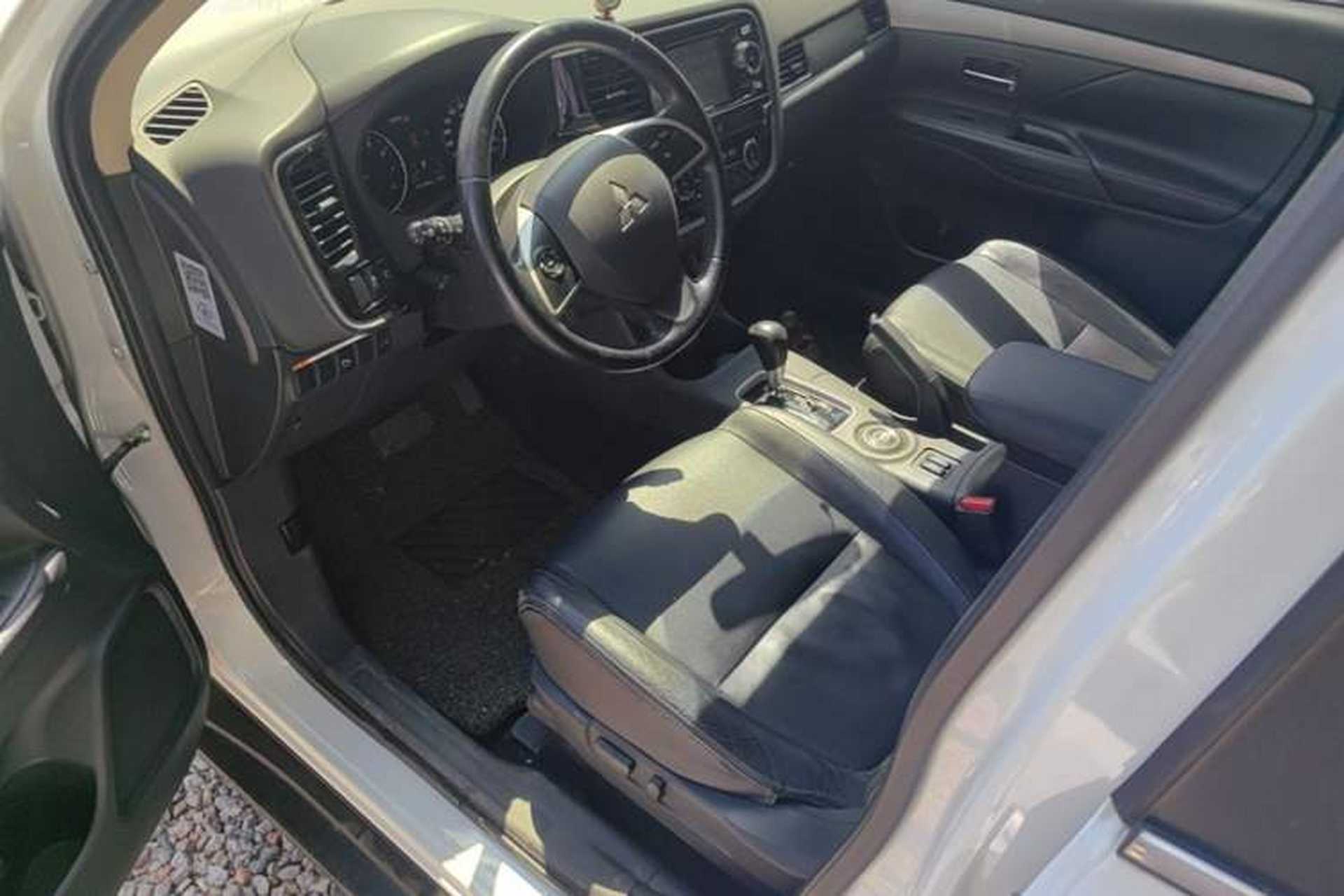 Used Mitsubishi Outlander 2014 2.4L 4x4 Deluxe Value Edition 5 Seats Left Front Seat