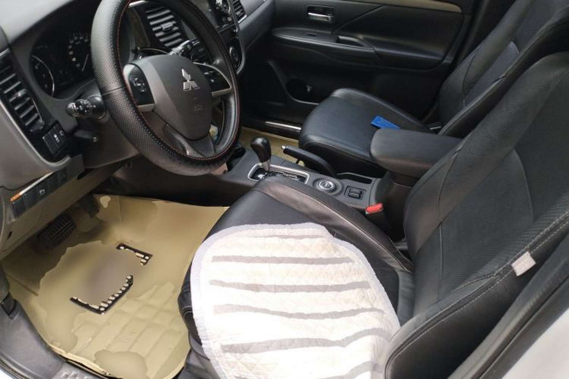 Used Mitsubishi Outlander 2014 2.4L 4x4 Deluxe Value Edition 5 Seats Left Front Seat