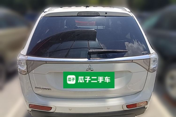 Used Mitsubishi Outlander 2014 2.4L 4x4 Deluxe Value Edition 5 Seats Rear