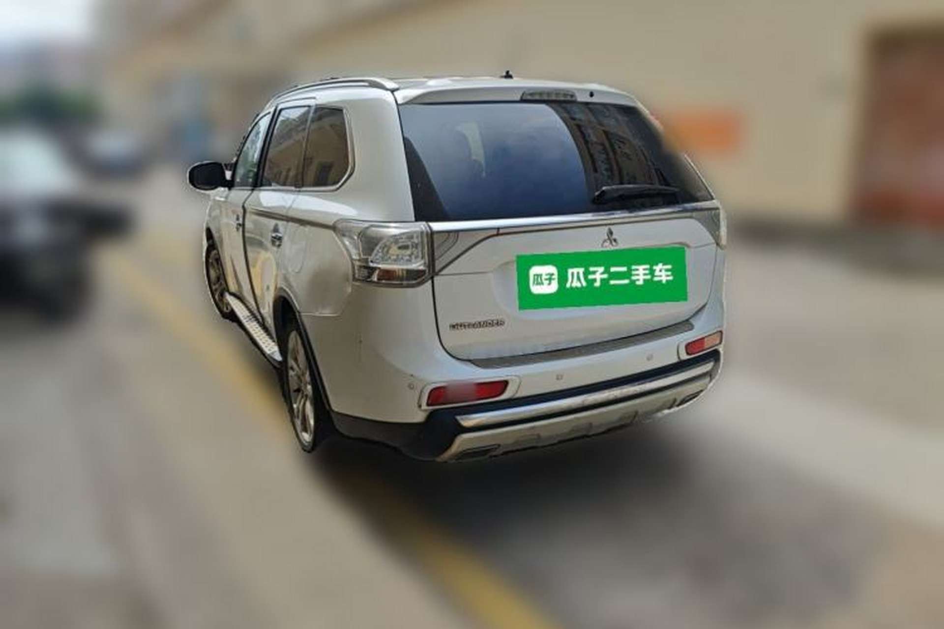 Used Mitsubishi Outlander 2014 2.4L 4x4 Deluxe Value Edition 5 Seats Rear Left 45 Deg