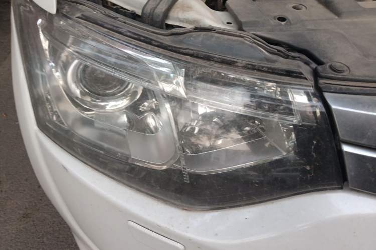 Used Mitsubishi Outlander 2014 2.4L 4x4 Deluxe Value Edition 5 Seats Right Front Headlight