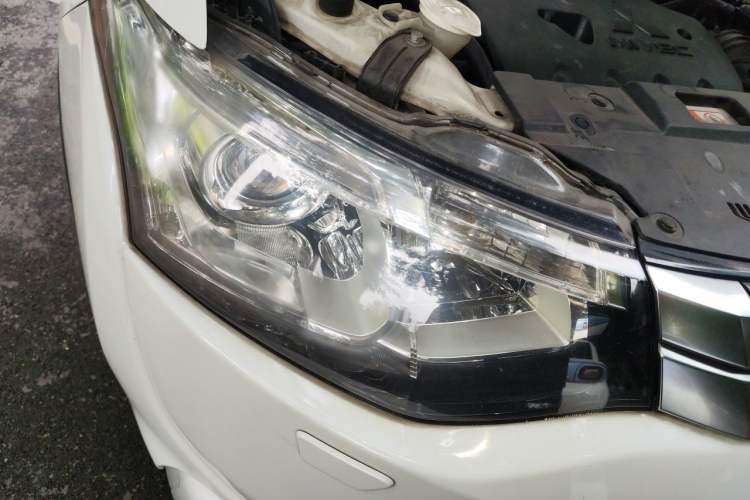 Used Mitsubishi Outlander 2014 2.4L 4x4 Deluxe Value Edition 7 Seats Right Front Headlight